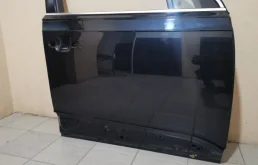 Двери для Audi Q7 2018 года на фотографиях