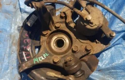 Ступица колеса передняя левая для Toyota RAV4 на фотографиях