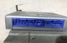 Блок управления двигателем для Nissan Tiida на фотографиях