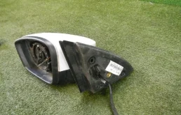 Стекла и зеркала для Skoda Rapid 2018 года на фотографиях