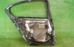 Дверь задняя левая для BMW 5er 2021 года на фотографиях