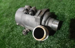 Насос охлаждающей жидкости ДВС(Помпа) для BMW X3 на фотографиях