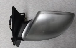 Стекла и зеркала для Audi Q7 2017 года на фотографиях