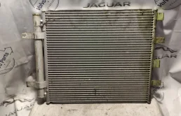 Радиатор кондиционера для Jaguar XF 2014 года на фотографиях