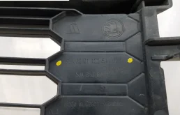 Решетка переднего бампера для Skoda Rapid 2019 года на фотографиях