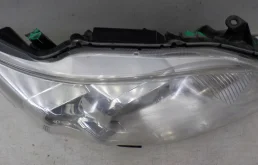 Фары для Toyota Corolla 2006 года на фотографиях