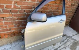 Дверь передняя левая для Suzuki Grand Vitara 1999 года на фотографиях