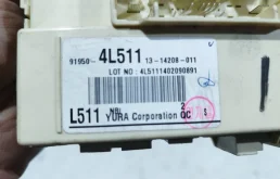 Блок предохранителей салона для Hyundai Solaris на фотографиях