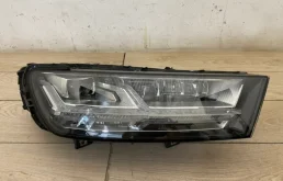 Фара правая для Audi Q7 2020 года на фотографиях