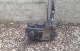 Стойка кузова центральная левая для Hyundai Solaris 2016 года на фотографиях