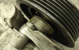 Насос ГУР для BMW X3 2006 года на фотографиях