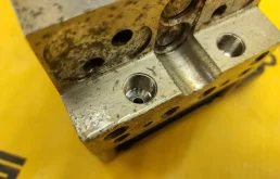 Блок ABS для Mercedes-Benz E class на фотографиях