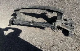 Усилитель бампера передний верхний для Opel Astra 2013 года на фотографиях