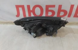 Фара ксенон левая для Toyota RAV4 2021 года на фотографиях