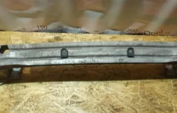 Усилитель бампера передний нижний для Opel Astra 2010 года на фотографиях