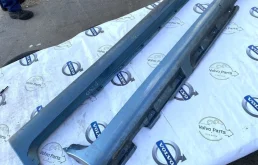 Накладка порога левая для Volvo C30 2006 года на фотографиях