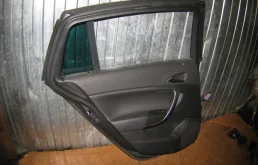 Двери для Opel Insignia на фотографиях