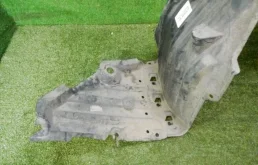 Подкрылок передний правый для Toyota Corolla 2019 года на фотографиях