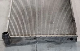 Радиатор охлаждения ДВС для BMW 3er 2005 года на фотографиях