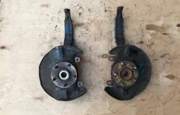 Кулак поворотный левый для Honda Accord 2008 года на фотографиях