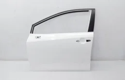 Дверь передняя левая для Toyota Corolla 2020 года на фотографиях