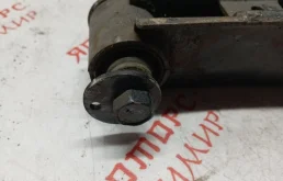 Рычаг задний левый нижний для Suzuki Grand Vitara 2012 года на фотографиях