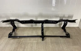 Усилитель переднего бампера для Mitsubishi Pajero Sport 2002 года на фотографиях