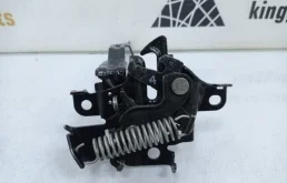 Замок капота для Toyota Corolla 2007 года на фотографиях