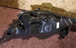 Фара правая для Opel Astra 2017 года на фотографиях