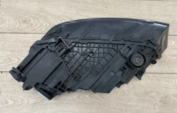 Фара правая для Audi Q7 2020 года на фотографиях