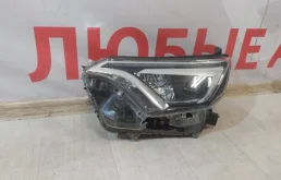 Фара ксенон левая для Toyota RAV4 2021 года на фотографиях