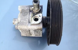 Насос вариатора для Volvo XC90 2003 года на фотографиях