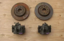 Суппорт задний правый для Suzuki Grand Vitara на фотографиях