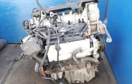 Двигатель для Skoda Rapid 2012 года на фотографиях