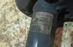 Амортизатор передний левый для Opel Insignia 2016 года на фотографиях