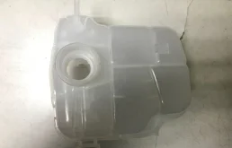 Расширительный бачок радиатора для Chevrolet Cruze 2009 года на фотографиях