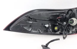 Фонарь правый для Toyota Corolla 2012 года на фотографиях