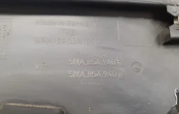 Молдинг двери задний правый для Volkswagen Tiguan 2022 года на фотографиях