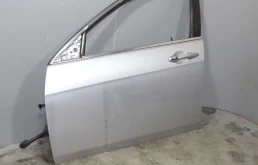 Двери для Honda Accord 2006 года на фотографиях