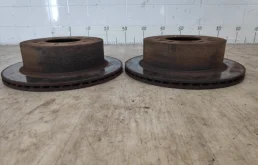 Диски тормозные задние (комплект) для Mitsubishi Pajero Sport 2010 года на фотографиях