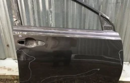 Дверь передняя правая для Toyota RAV4 на фотографиях