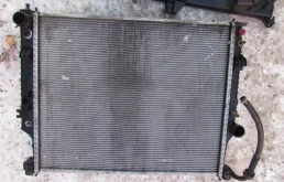 Радиатор охлаждения ДВС для Mercedes-Benz GL class 2010 года на фотографиях