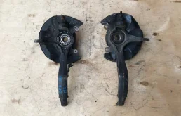 Кулак поворотный левый для Honda Accord 2008 года на фотографиях