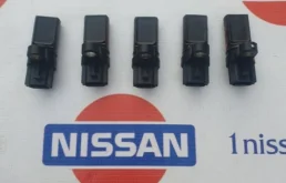 Датчик положения коленвала для Nissan X-Trail на фотографиях