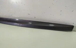 Молдинг крышки багажника для Hyundai Solaris 2010 года на фотографиях