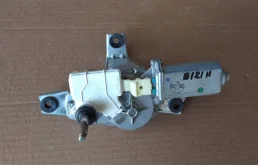 Мотор стеклоочистителя для Toyota Corolla 2003 года на фотографиях