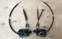 Замок задней правой двери для Nissan Note на фотографиях