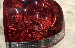 Фары для Volkswagen Touareg 2010 года на фотографиях