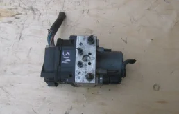 Блок ABS для Toyota Avensis на фотографиях