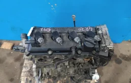 Двигатель без навесного для Nissan Serena 2003 года на фотографиях